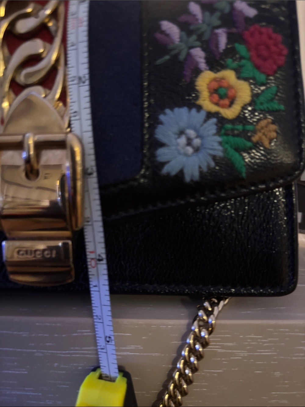 Gucci Black Leather Floral Embroidered with original Gucci Chain mini - Picture 7 of 7